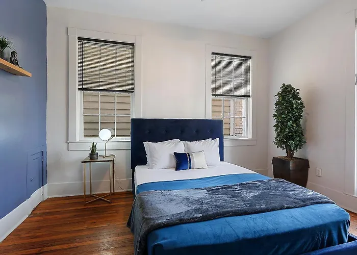 St Charles-Mardi Gras 6Bd Home