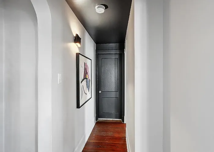 St Charles-Mardi Gras 6Bd Home